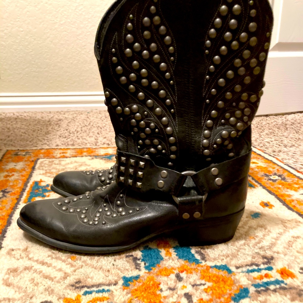 Ariat leather studded cowboy boots